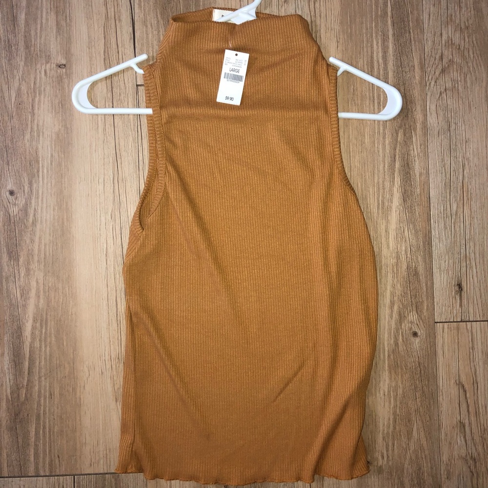 Wet seal Mock Neck Tank